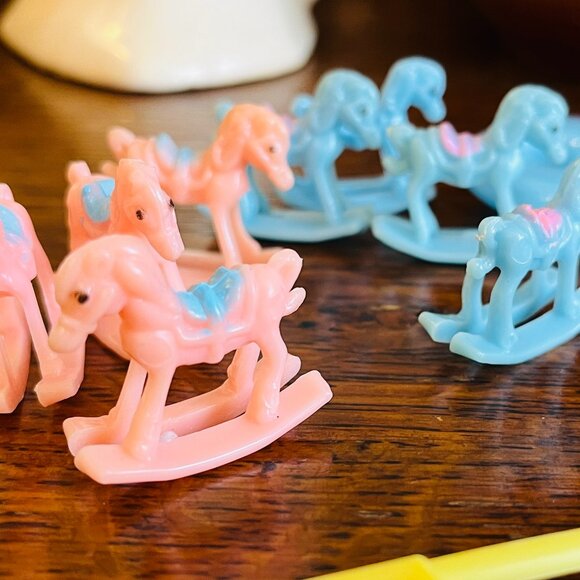 28 VTG cupcake/cake toppers - Picture 13 of 15